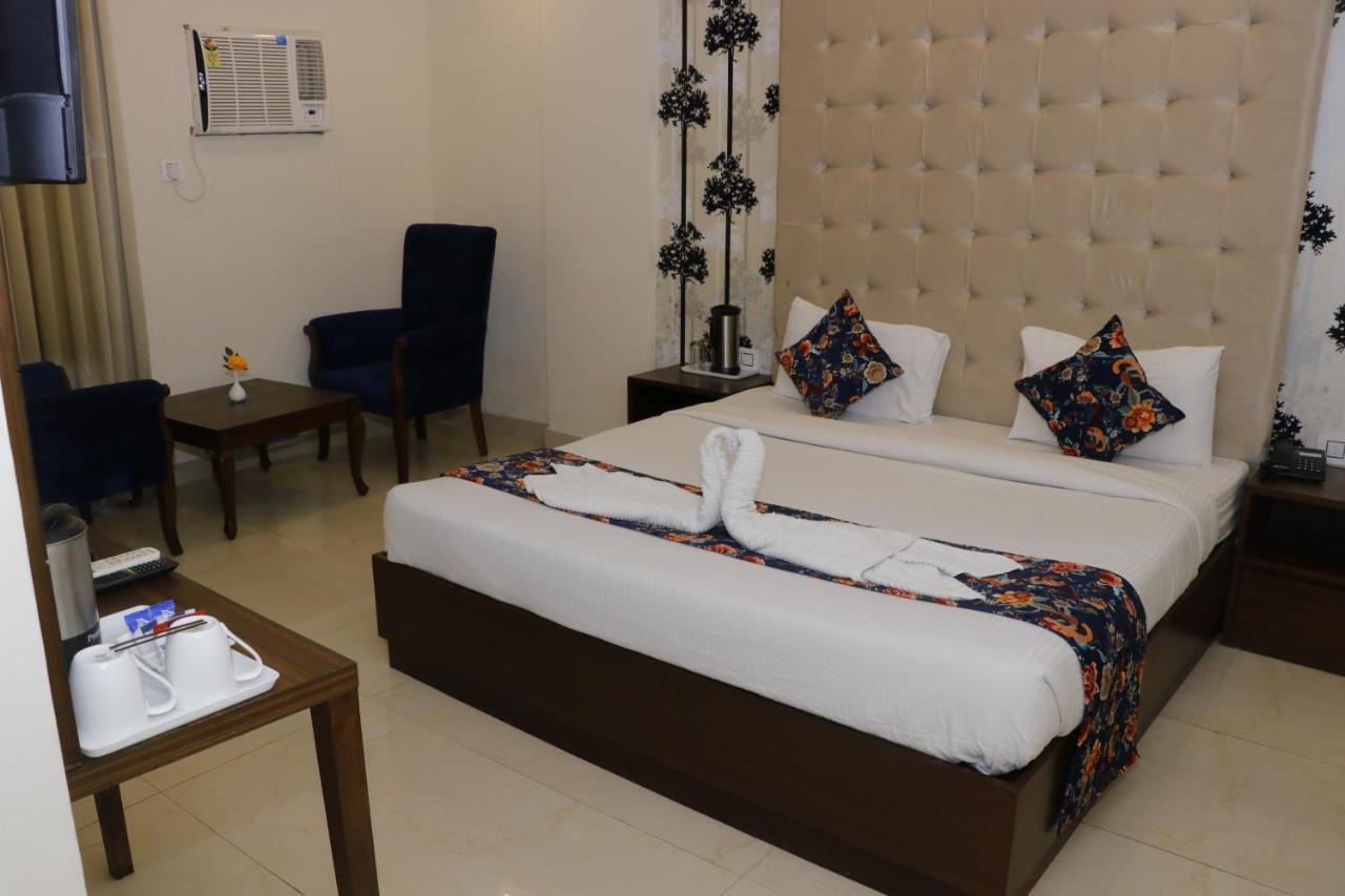 Hotel S C Residency Zirakpur Exterior photo