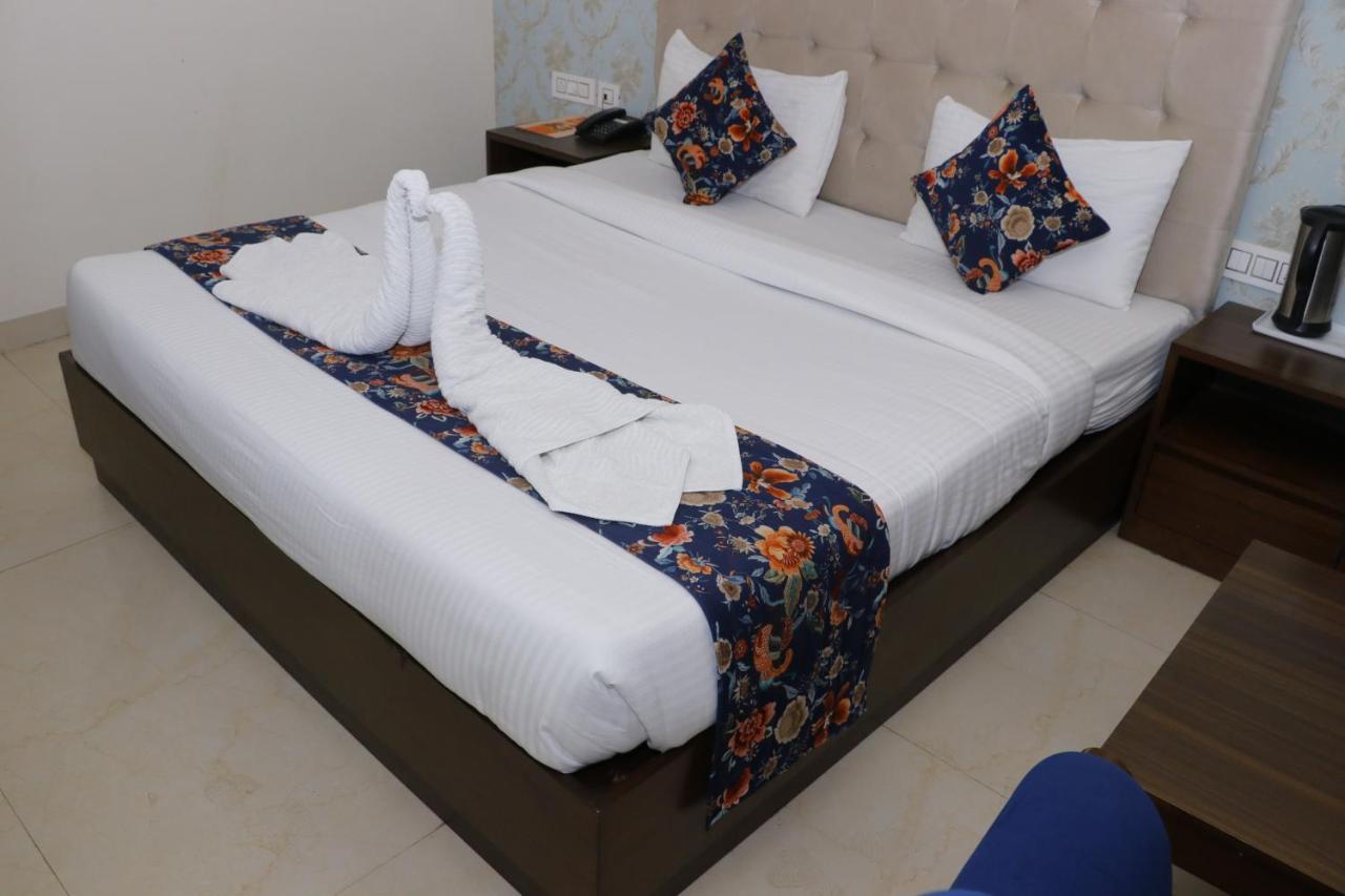 Hotel S C Residency Zirakpur Exterior photo